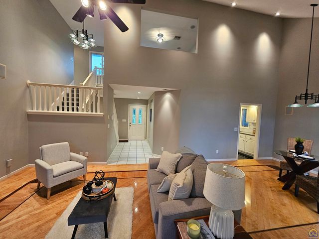 2309 Sunset Lake Drive, Emporia, KS 66801