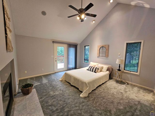 2309 Sunset Lake Drive, Emporia, KS 66801