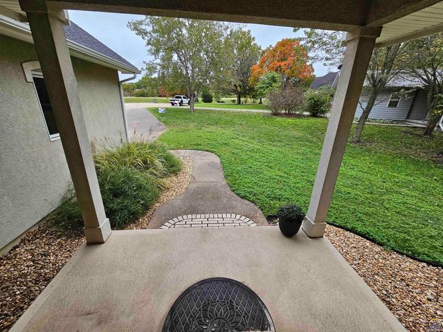 2309 Sunset Lake Drive, Emporia, KS 66801