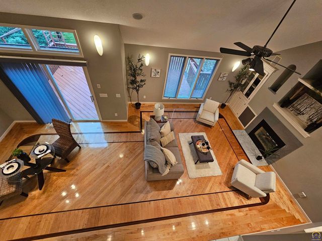 2309 Sunset Lake Drive, Emporia, KS 66801