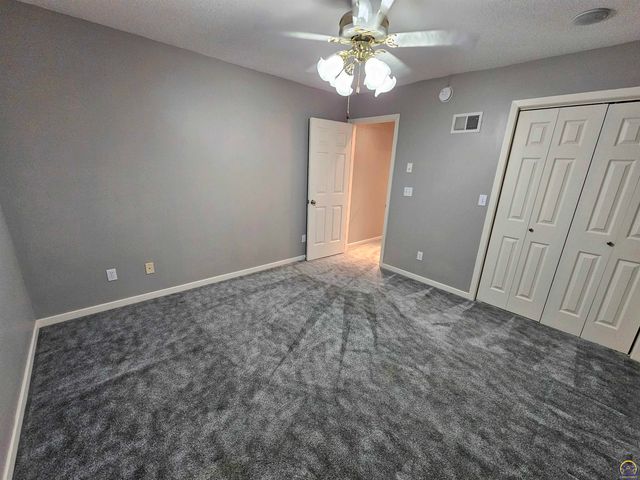 2309 Sunset Lake Drive, Emporia, KS 66801