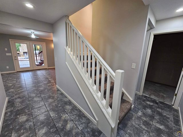 2309 Sunset Lake Drive, Emporia, KS 66801