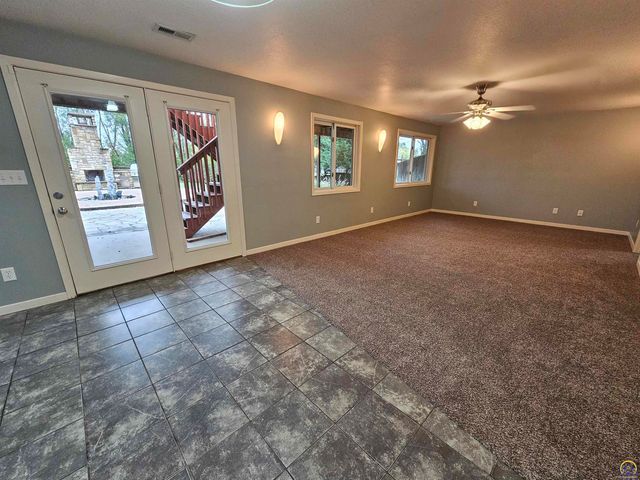 2309 Sunset Lake Drive, Emporia, KS 66801