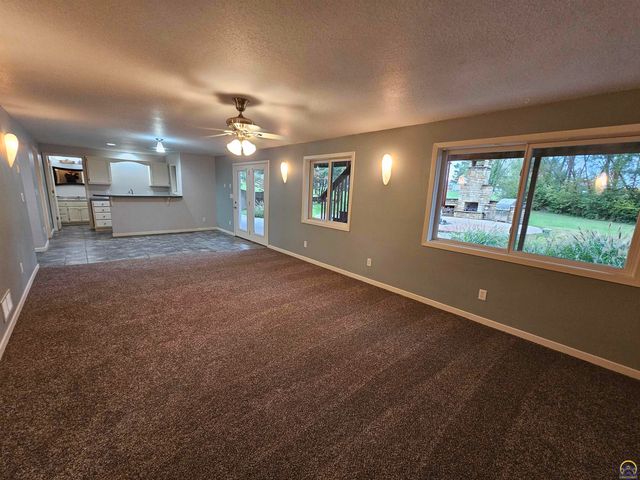 2309 Sunset Lake Drive, Emporia, KS 66801