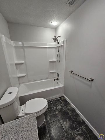 2309 Sunset Lake Drive, Emporia, KS 66801