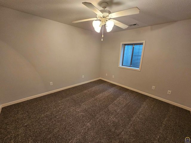 2309 Sunset Lake Drive, Emporia, KS 66801