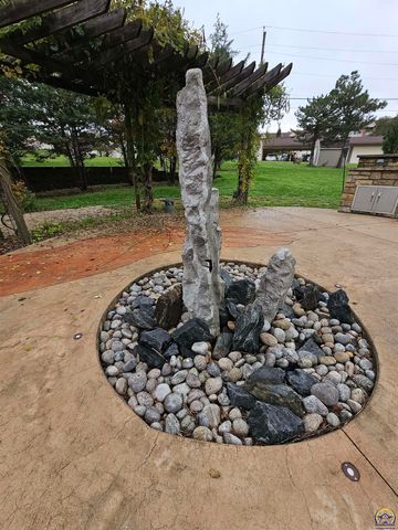 2309 Sunset Lake Drive, Emporia, KS 66801