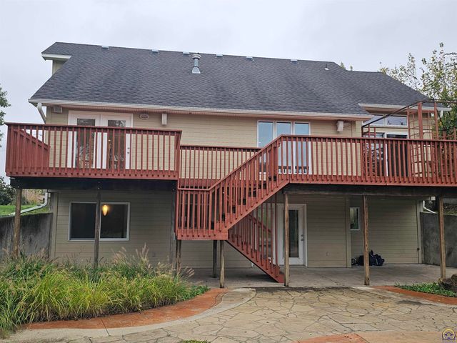 2309 Sunset Lake Drive, Emporia, KS 66801