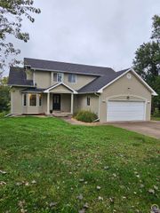 2309 Sunset Lake Drive, Emporia, KS 66801