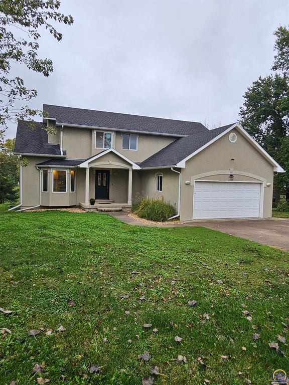 2309 Sunset Lake Drive, Emporia, KS 66801