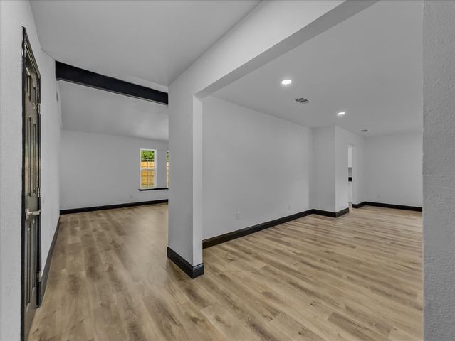 3950 Cypress Wood Court, Fort Worth, TX 76133