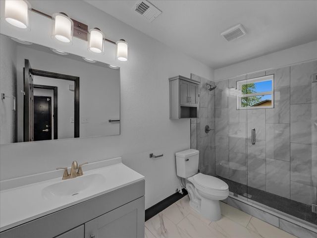 3950 Cypress Wood Court, Fort Worth, TX 76133