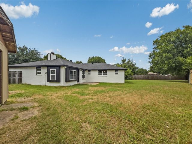 3950 Cypress Wood Court, Fort Worth, TX 76133