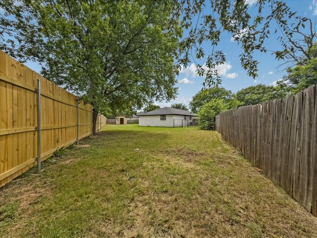3950 Cypress Wood Court, Fort Worth, TX 76133