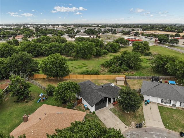 3950 Cypress Wood Court, Fort Worth, TX 76133