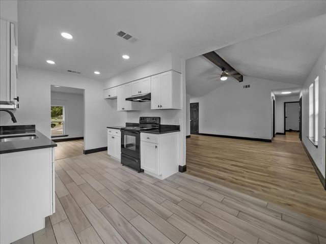 3950 Cypress Wood Court, Fort Worth, TX 76133