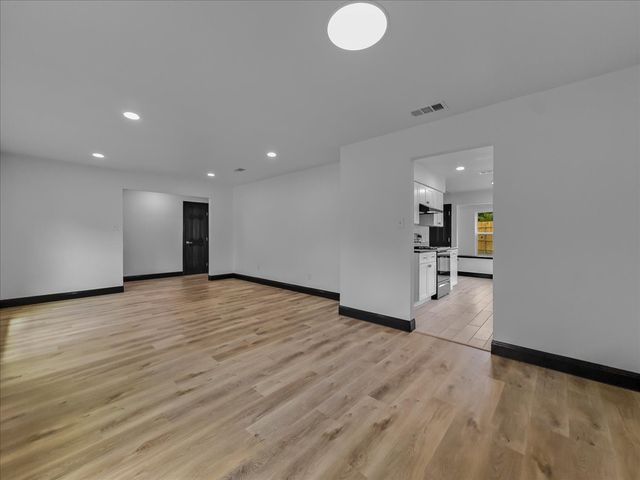 3950 Cypress Wood Court, Fort Worth, TX 76133
