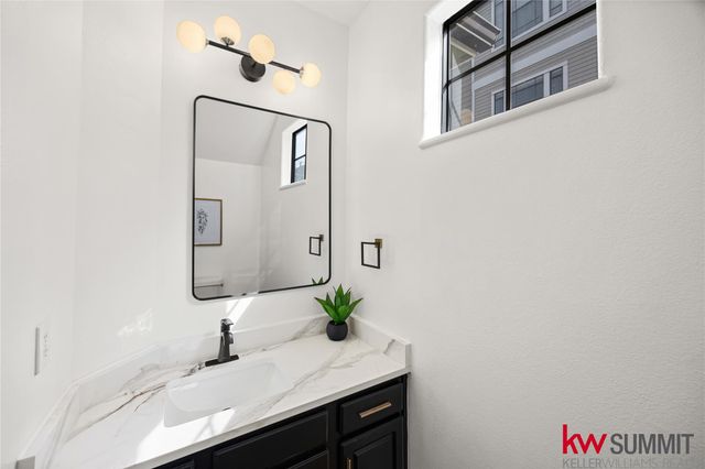 2410 Calumet Street B, Houston, TX 77004