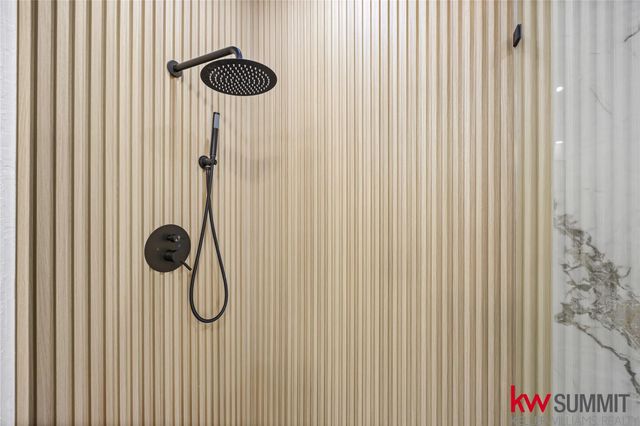 2410 Calumet Street B, Houston, TX 77004