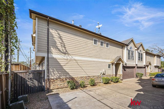 2410 Calumet Street B, Houston, TX 77004