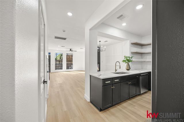 2410 Calumet Street B, Houston, TX 77004