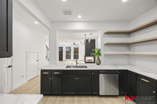 2410 Calumet Street B, Houston, TX 77004