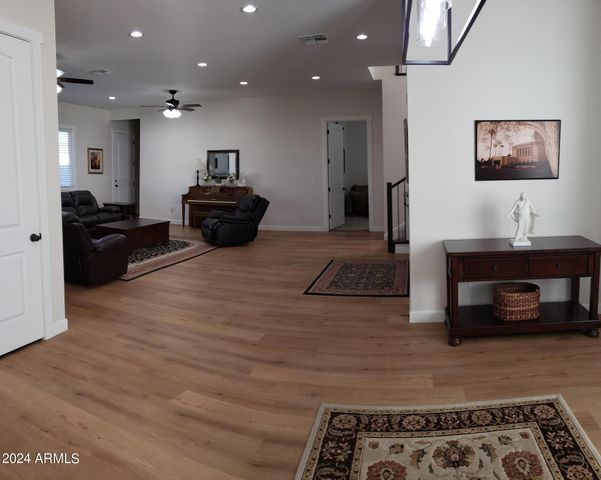 2060 E QUARTZ Street, Mesa, AZ 85213
