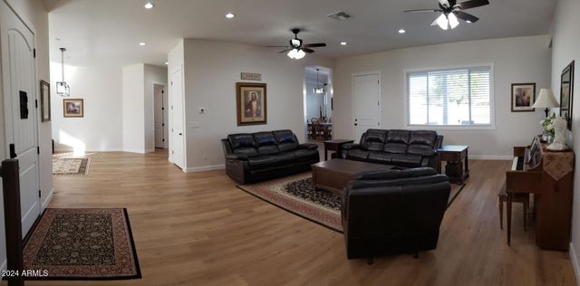 2060 E QUARTZ Street, Mesa, AZ 85213