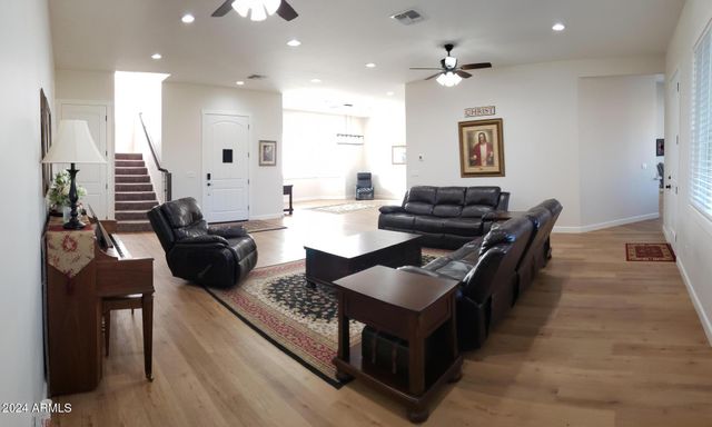 2060 E QUARTZ Street, Mesa, AZ 85213