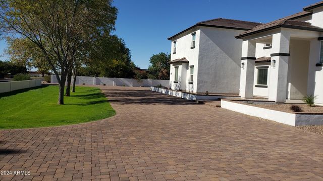 2060 E QUARTZ Street, Mesa, AZ 85213