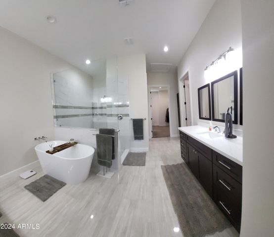 2060 E QUARTZ Street, Mesa, AZ 85213