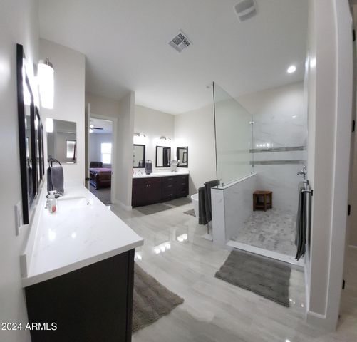 2060 E QUARTZ Street, Mesa, AZ 85213