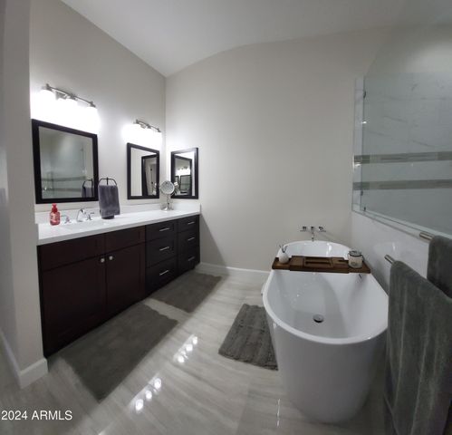 2060 E QUARTZ Street, Mesa, AZ 85213