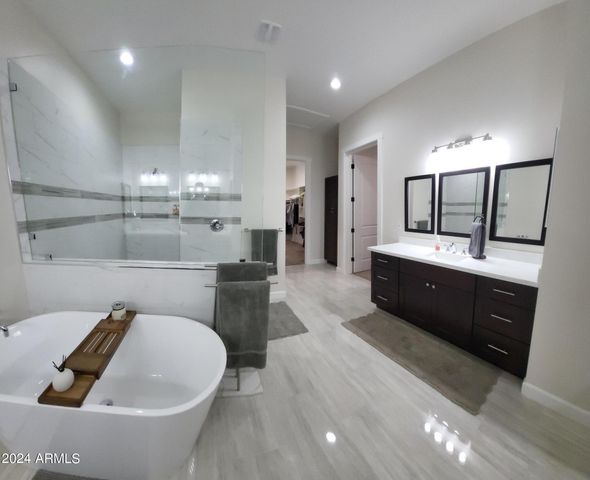 2060 E QUARTZ Street, Mesa, AZ 85213