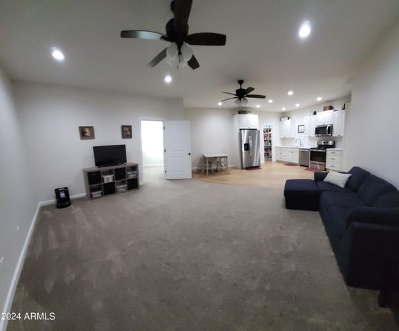 2060 E QUARTZ Street, Mesa, AZ 85213
