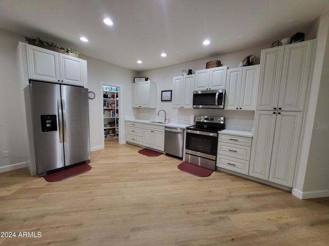 2060 E QUARTZ Street, Mesa, AZ 85213