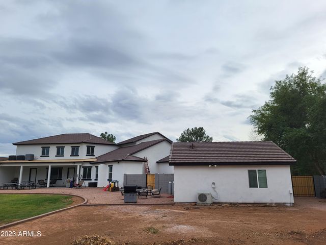2060 E QUARTZ Street, Mesa, AZ 85213