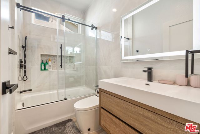 1079 Alta Cresta, Palm Springs, CA 92262