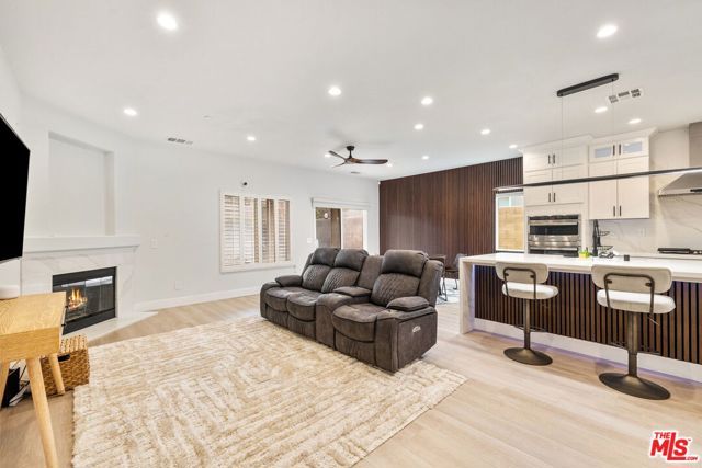 1079 Alta Cresta, Palm Springs, CA 92262