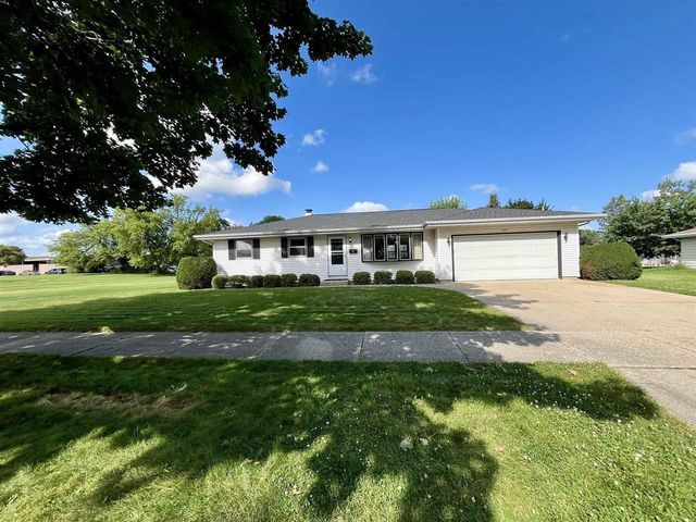 105 N Willard Avenue, Janesville, WI 53548