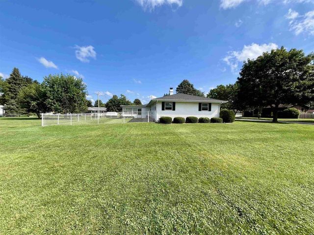 105 N Willard Avenue, Janesville, WI 53548