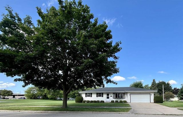105 N Willard Avenue, Janesville, WI 53548