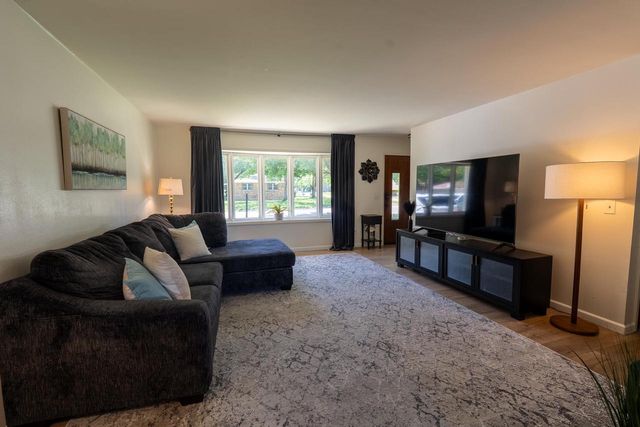 105 N Willard Avenue, Janesville, WI 53548