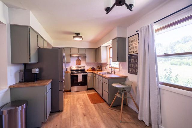 105 N Willard Avenue, Janesville, WI 53548