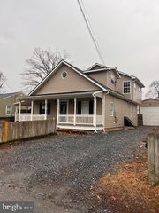 7832 E SHORE RD, Pasadena, MD 21122