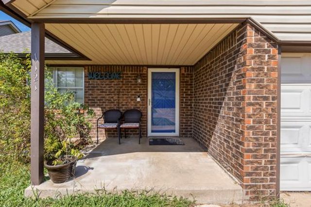 1121 Cavalier Street, Moore, OK 73160