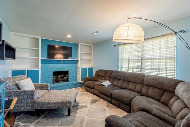 1121 Cavalier Street, Moore, OK 73160