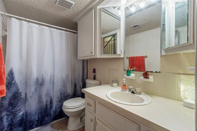 1121 Cavalier Street, Moore, OK 73160