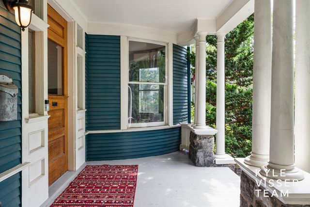 228 Madison Avenue SE, Grand Rapids, MI 49503