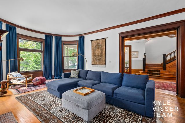 228 Madison Avenue SE, Grand Rapids, MI 49503